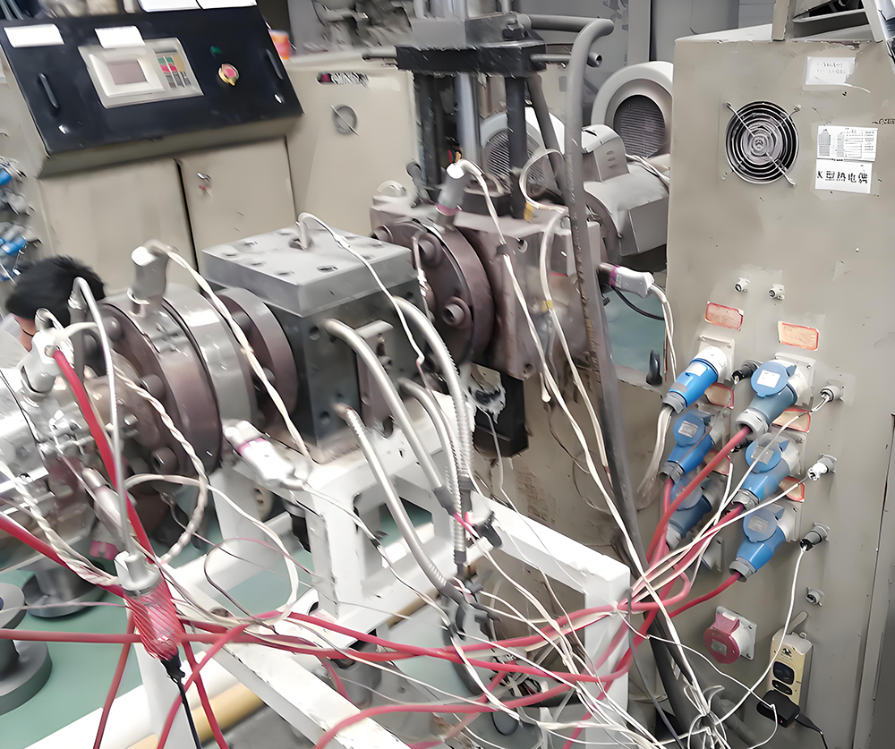 PVC管材擠出生產(chǎn)線(xiàn)用熔體泵